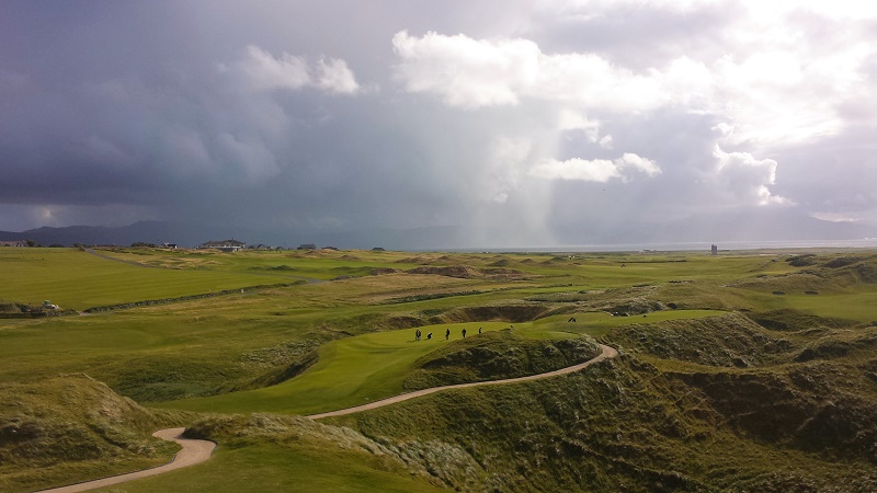 Helicopter Golf Ireland | Playing Golf in the Rain